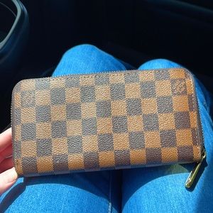 NON authentic Louis Vuitton wallet